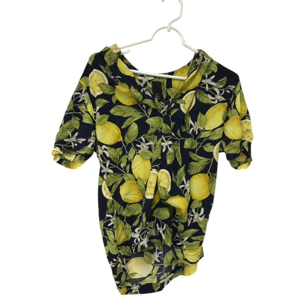 H & M Blouse Womens Size Small Dark Blue Lemon Casual Print Short Sleeve V-Neck